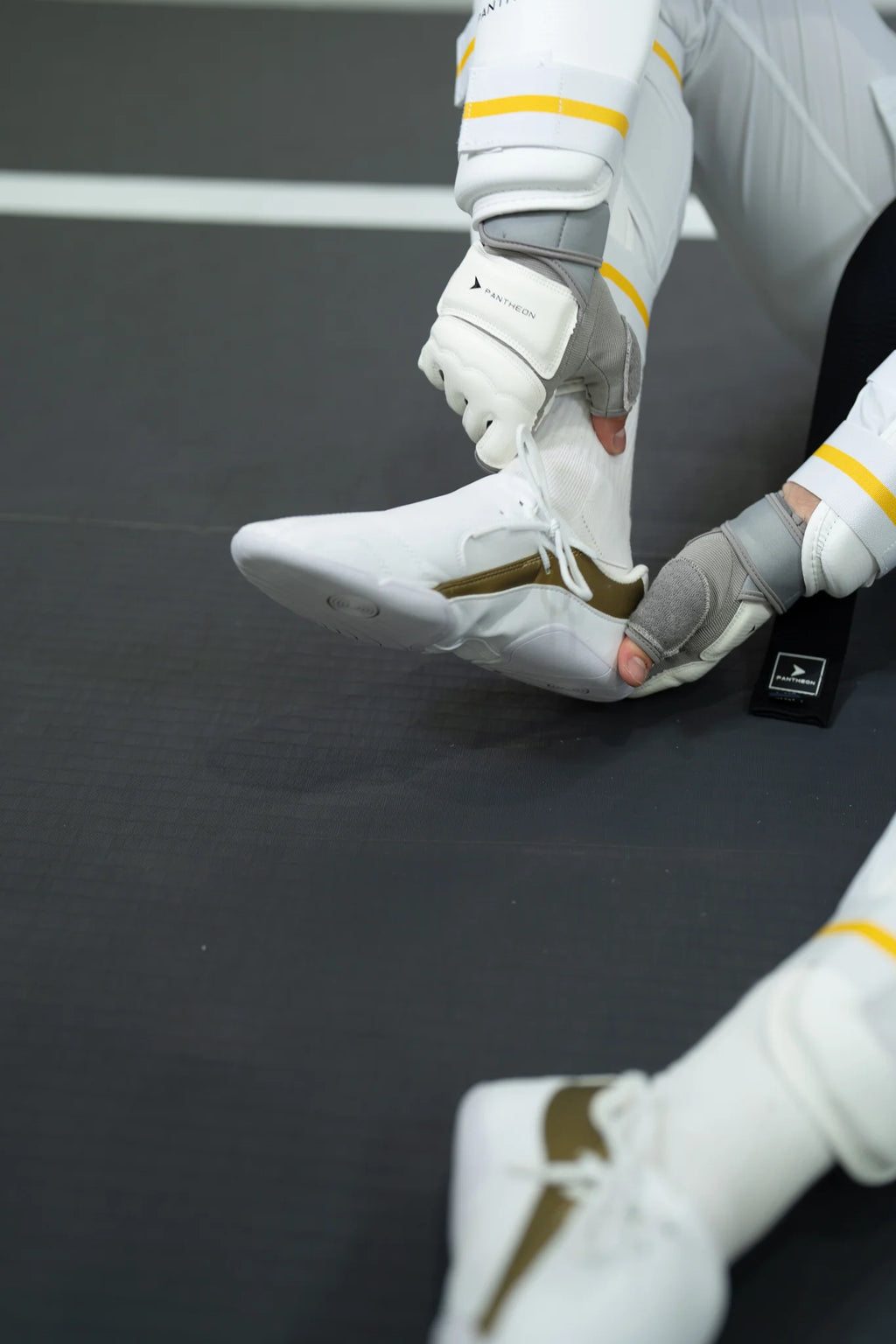 Pantheon Dreamers Shoe – Gold Edition Pantheon France